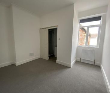 4 bedroom terraced house to rent - Photo 2