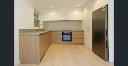 Stylish, Sunlit Living in the Heart of Artarmon - Photo 3