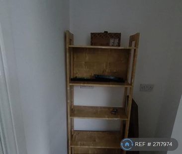 2 bedroom semi-detached house to rent - Photo 5