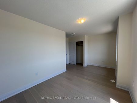 For Lease - 42 Clippers Crescent, Whitchurch-Stouffville, Ontario - Photo 2