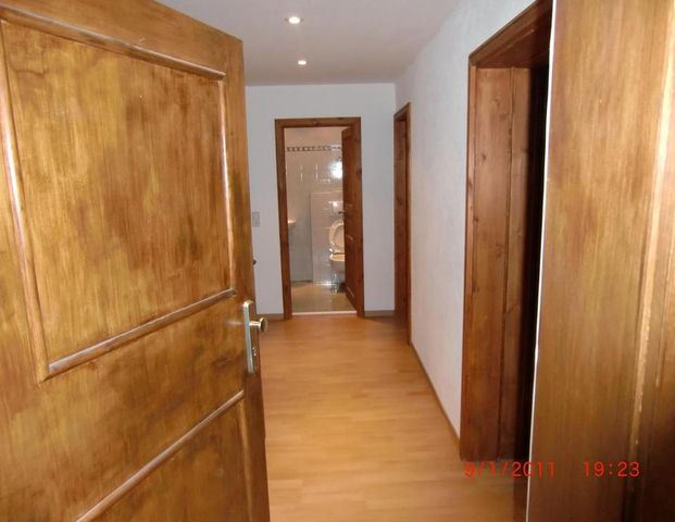 5 Raum Wohnung mit Balkon und Kamin DG südliche Innenstadt !!! - Foto 1