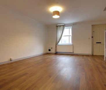 3 bedroom end of terrace house to rent - Photo 6