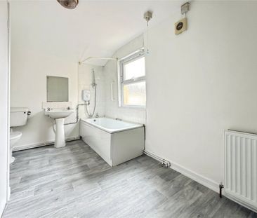 Bedford Road, Bootle, Merseyside, L20 - Photo 3