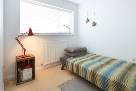 3 bedroom terraced house to rent - Photo 4