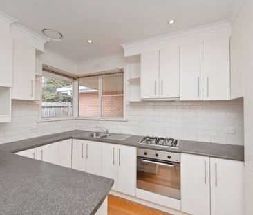 3/35 Weir Street, Balwyn - Photo 2