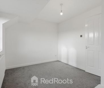 2 bedroom semi-detached house to rent - Photo 5