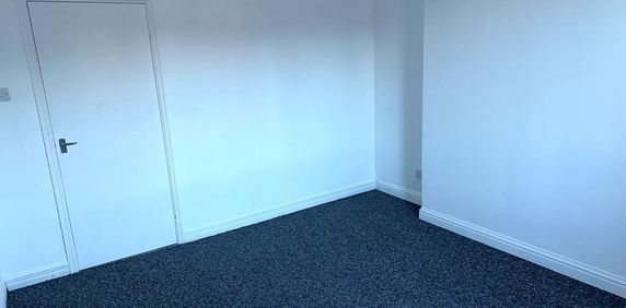 2 bedroom maisonette to rent - Photo 2