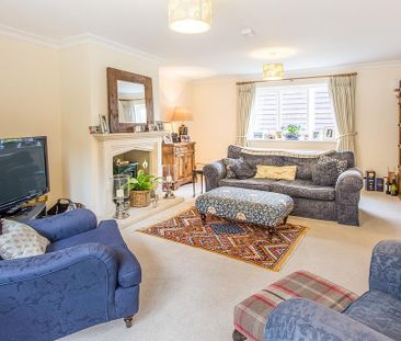 4 bedroom detached house to rent - Photo 2