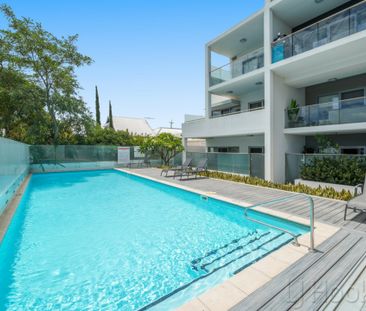 2 Bedroom Apartment in Great Location! - Photo 1