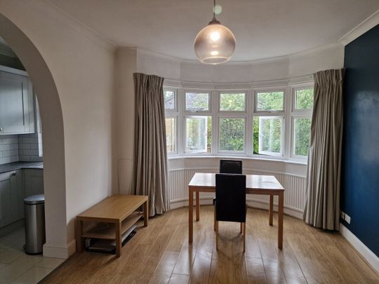 2 Bed Flat, Beaconsfield Road, N11 - Photo 1