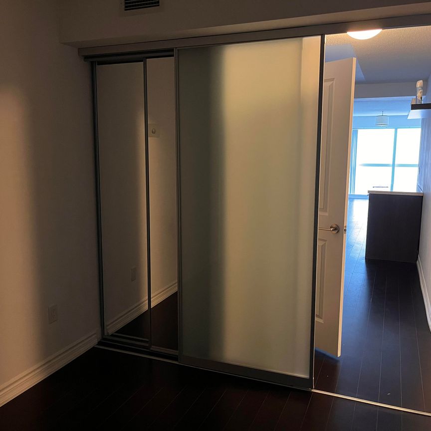 For Lease - 386 Yonge Street Unit# 1101, Toronto, Ontario - Photo 1