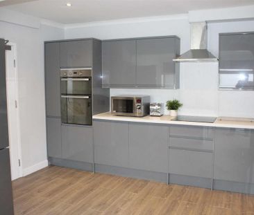 1 bedroom in a house share to rent - Photo 6