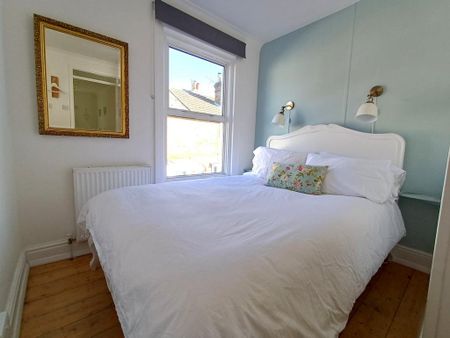 3 bedroom terraced house to rent - Photo 4