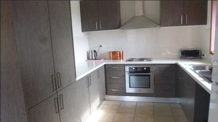 Well-Presented Family Home in Quiet Cul-de-Sac - Photo 4