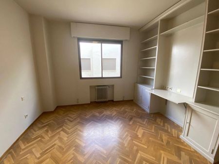 5 room luxury Apartment for rent in Seville, Spain - Photo 5