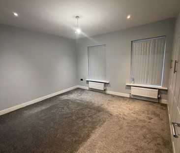 Three bed family house - £1900 - Photo 1