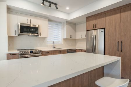 For Lease - 2339 Awenda Drive Unit# A, Oakville, Ontario - Photo 3