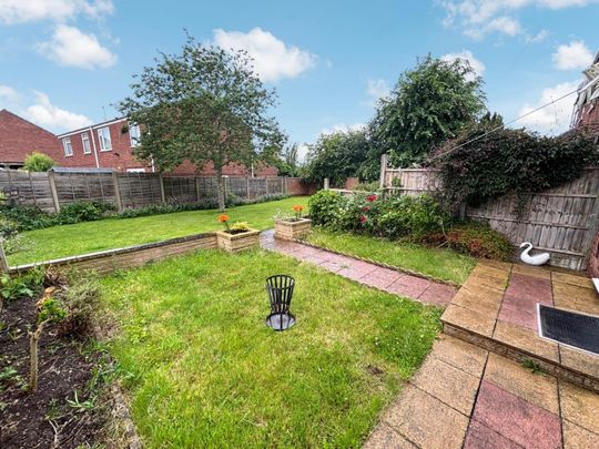1 bedroom Flat To Let - Photo 1