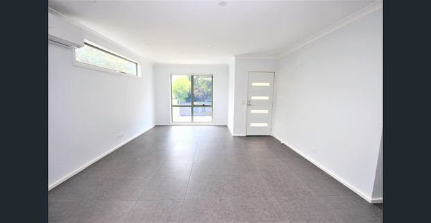 Sleek and modern design. - Photo 1