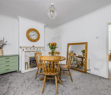 2 bedroom end of terrace house to rent - Photo 5