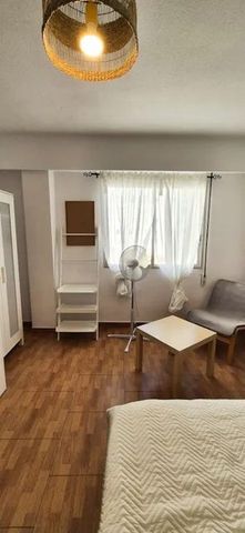 Carrer de Polo y Peyrolón, Valencia, Valencian Community 46021 - Photo 2