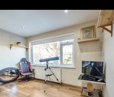 4 bedroom detached house to rent - Photo 1