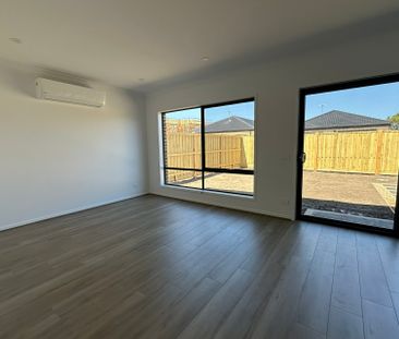 22 Marathon Way, Narre Warren South VIC - Photo 5