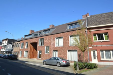 RUIM APPARTEMENT MET 2 SLK, TERRAS EN PARKING - Photo 2