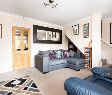 2 bedroom semi-detached house to rent - Photo 2