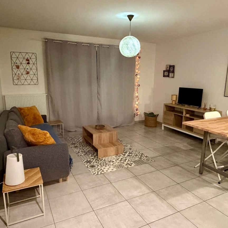 Location Appartement 2 pièces 43m² PESSAC 33600 - Photo 1