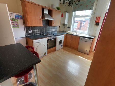 Burley Lodge Road, Burley, Leeds - Photo 4