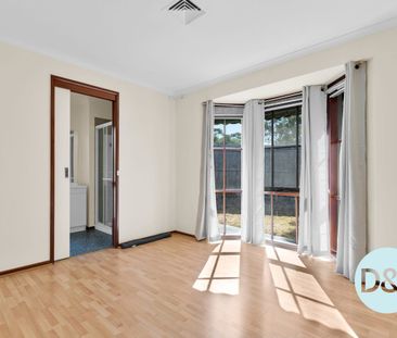 Classic Family Living in a Quiet Court, Backing Onto Parkland - Photo 1