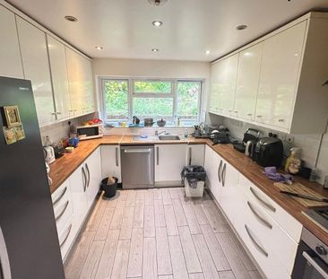 Room in a Shared House, Ballards Farm Road, CR0 - Photo 1