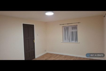 2 bedroom maisonette to rent - Photo 5