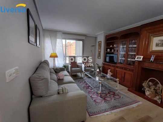 Piso en alquiler en Avenida de los Reyes Católicos - Foto 1