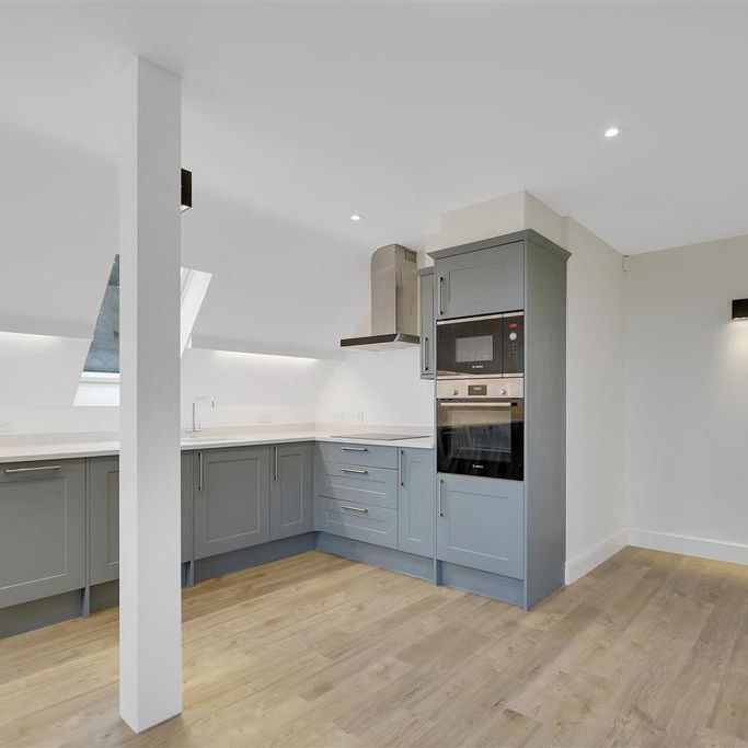 2 bedroom penthouse to rent - Photo 1