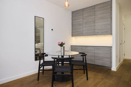 3 bedroom flat to rent - Photo 4