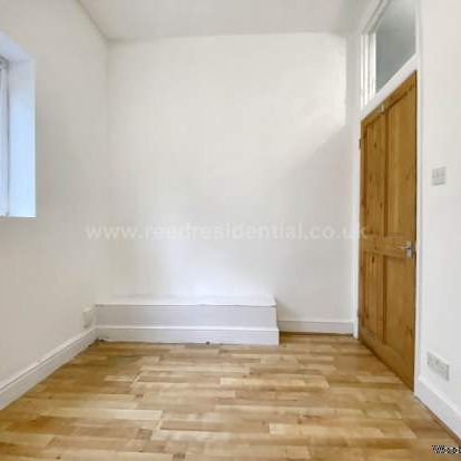 1 bedroom property to rent in Westcliff On Sea - Photo 1