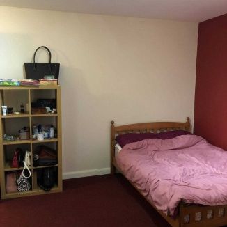 1 Bed - Reading - Photo 1