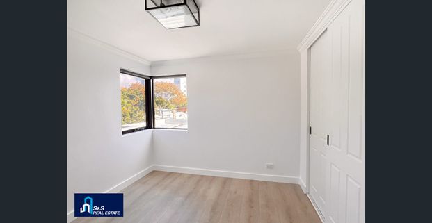 Top-Floor with Space and Sun - Photo 1