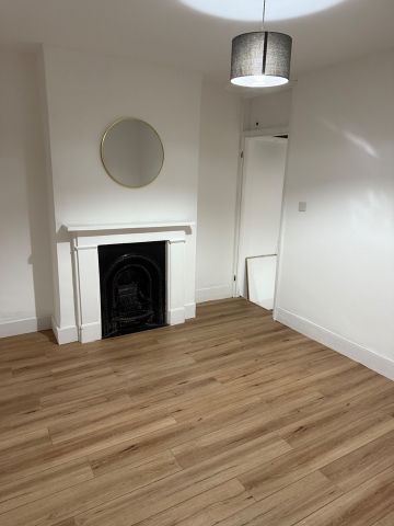 2 Bed Terraced House, Pevensey Rd, E7 - Photo 3