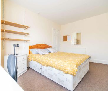 8 Carlton Avenue - Photo 4