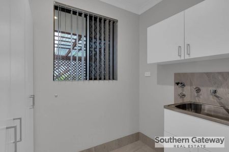 Central Family Home - Photo 3