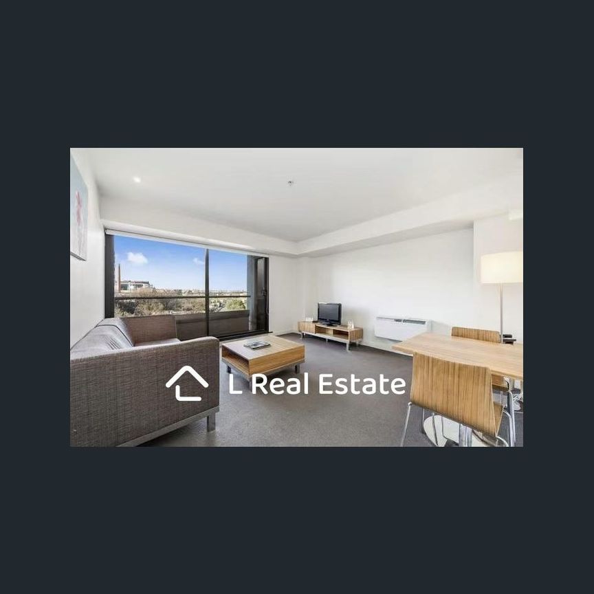 Blissful furnished one-bedroom with views - Photo 1