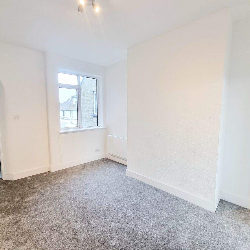 The Broadway, NW7 3LN, Mill Hill - Photo 1