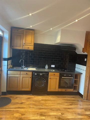 Room in a Shared House, Ilfracombe Gardens, RM6 - Photo 4