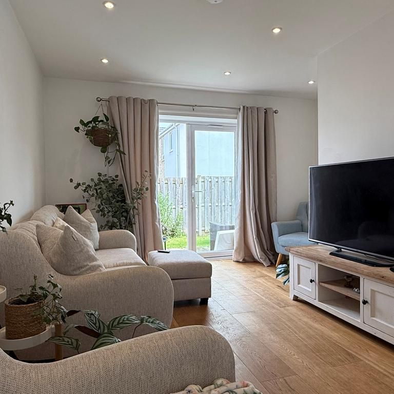 3 bedroom property to rent - Photo 1
