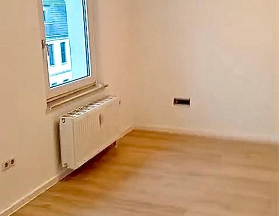 Helle 1 Zimmer Wohnung in Krefeld Uerdingen zu vermieten - Photo 1