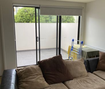 St Kilda East - Photo 5