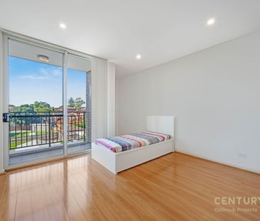 Spacious 2 Bed + 2 Bath + 1 Parking Apartment in the Heart of Burwood! - Photo 3